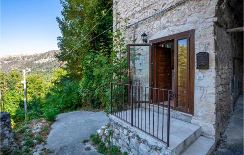 Caramanico Terme House | 3 Bedroom Amazing Apartment In Caramanico Terme
