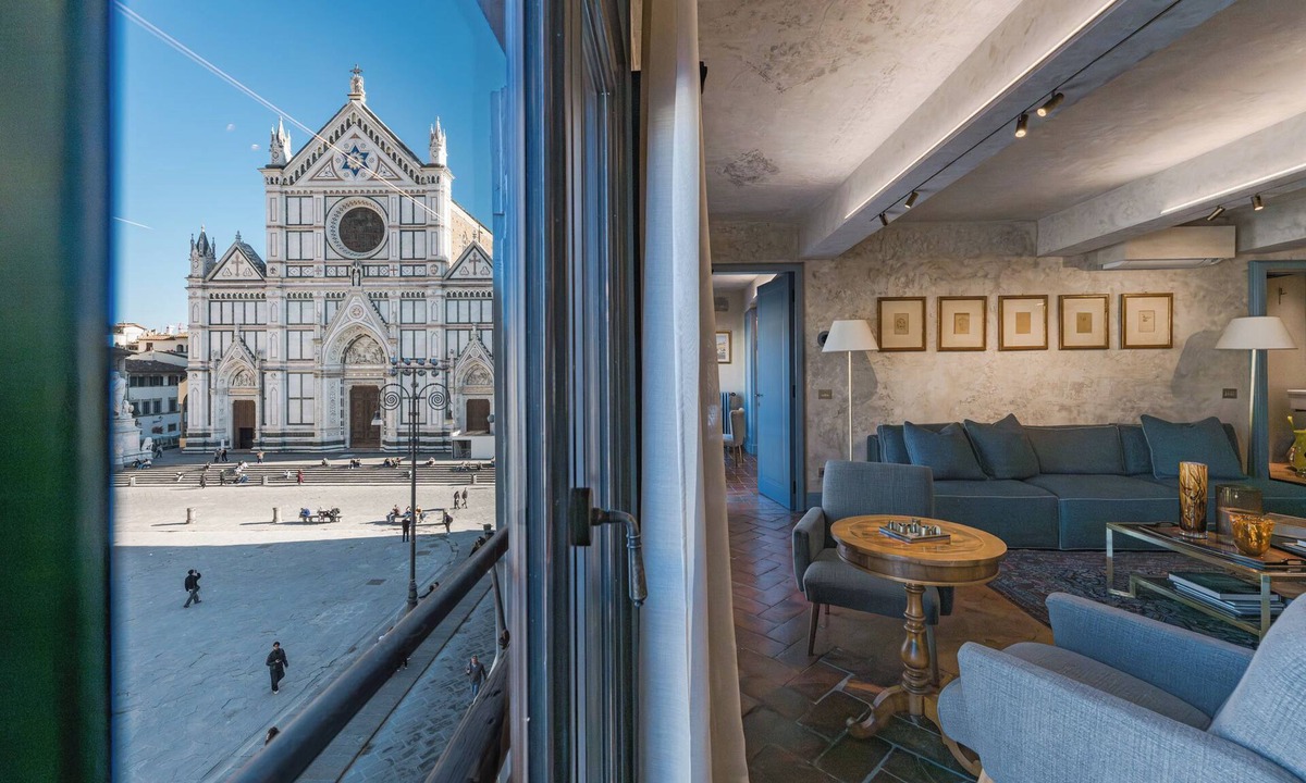 Santa Croce Apartment | 5BR Brand New Deluxe Palazzo Santa Croce Iconic Views Prime location