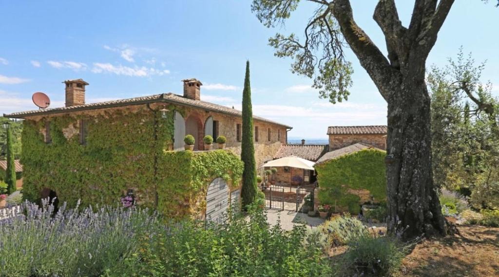 Montefollonico Bed & Breakfast | Abbadia Wine Relais