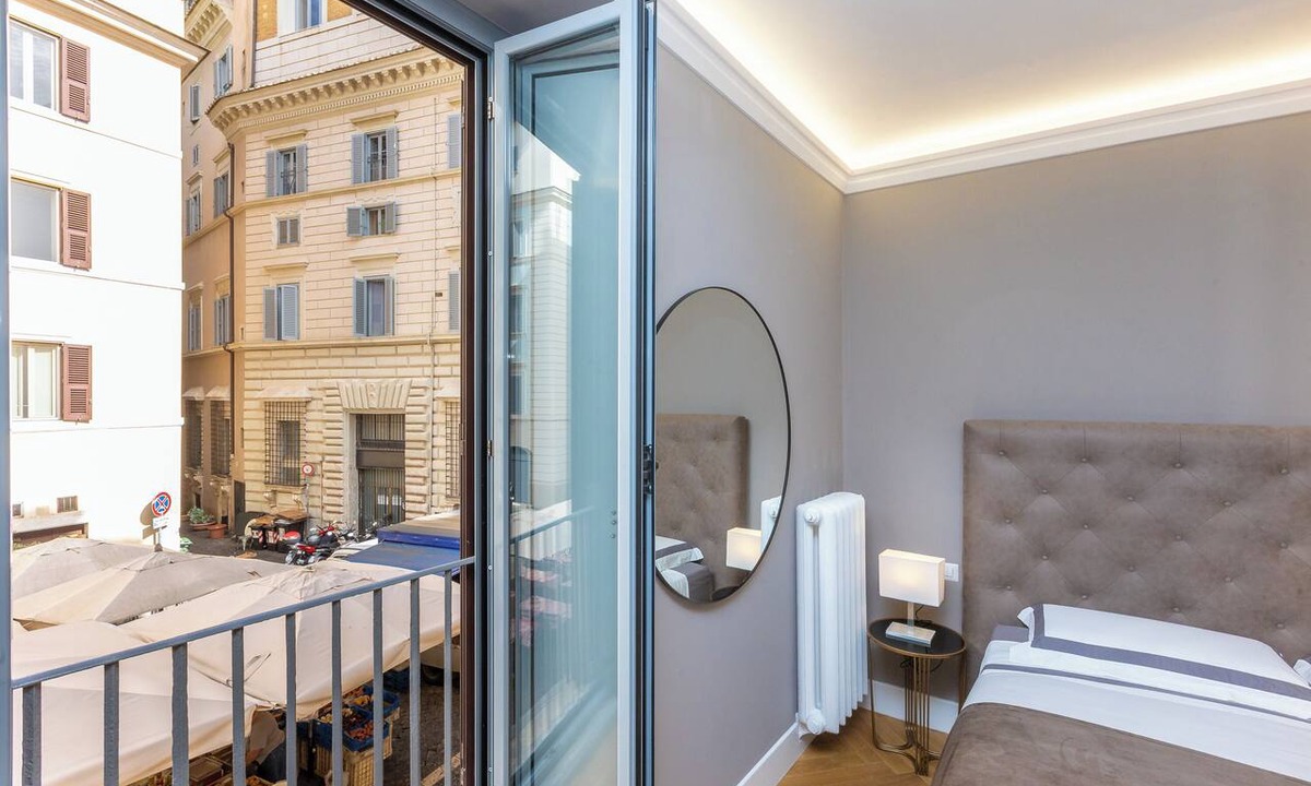 Rione VIII Sant'Eustachio Apartment | Amazing 3-Bedrooms Pantheon