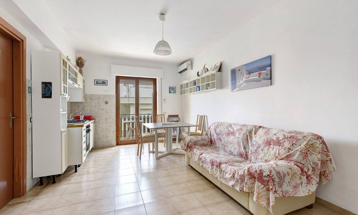 Nettuno Apartment | Apartment 'Due Passi Dalla Spiaggia' with Sea View, Wi-Fi and Air Conditioning