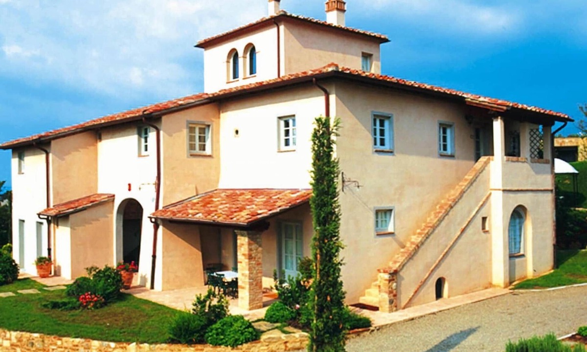 Gambassi Terme Apartment | Apartment in Tuscany with Pool & Golf