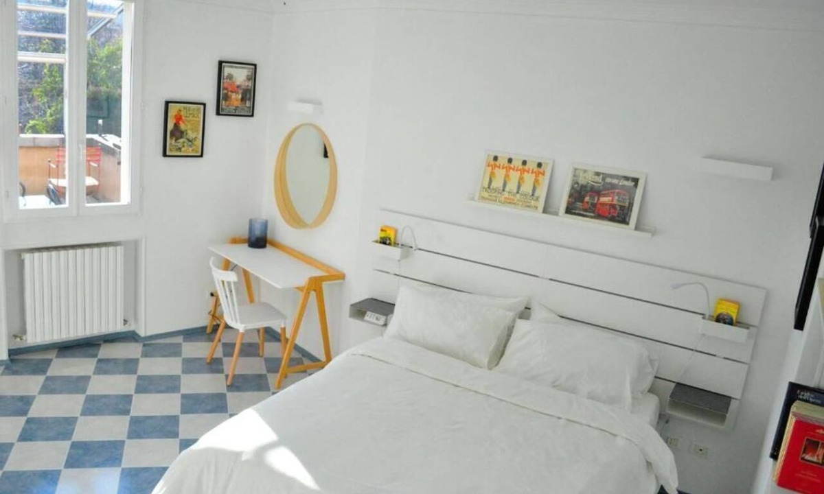 San Donato-San Vitale Apartment | Apartment-Ursula-Balcony-Private Bathroom