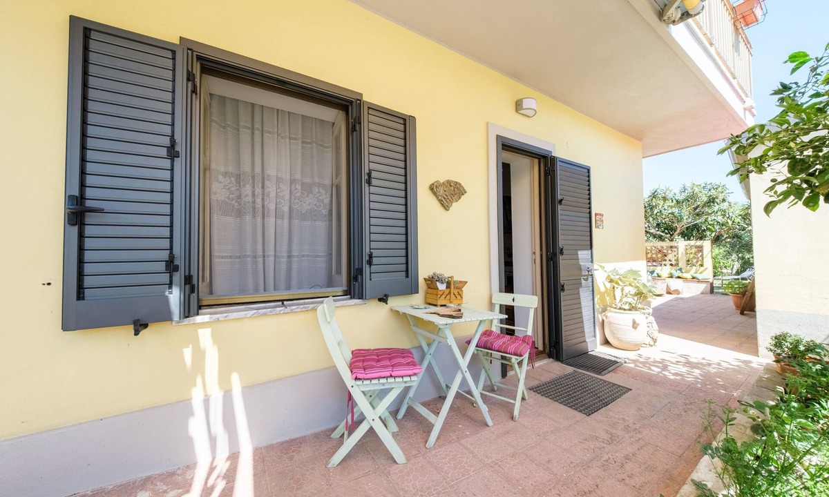 Province of Messina Apartment | Apartment 'Vanedda Di Mari - Casa Arancio' with Shared Terrace, Wi-Fi & Air Conditioning