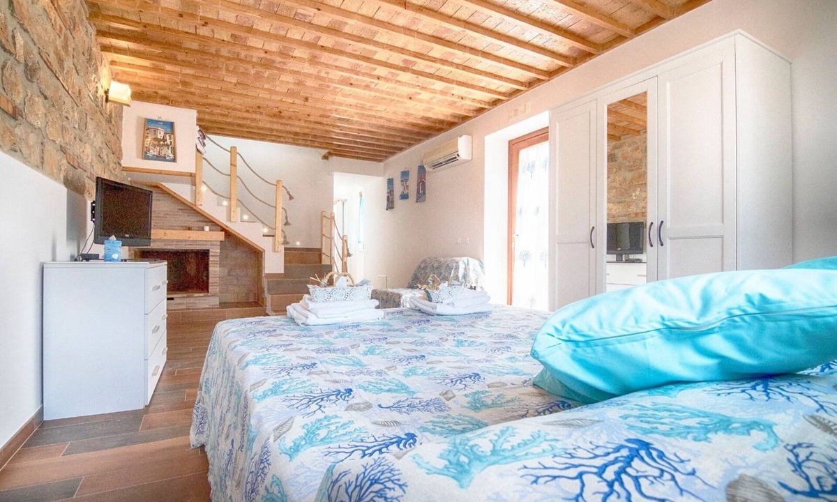 Gaeta Apartment | Apartment with garden, 2km from the beach