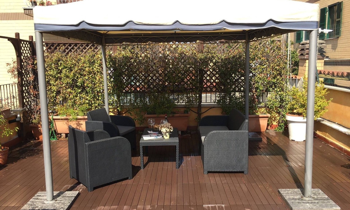 Aurelio Apartment | At Few Steps from Vatican City with Garden and Private Parking
