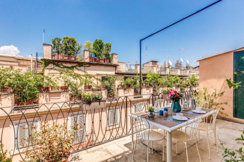 Rione IV Campo Marzio Apartment | AwesHomeItaly - Spagna Glamour Life Penthouse