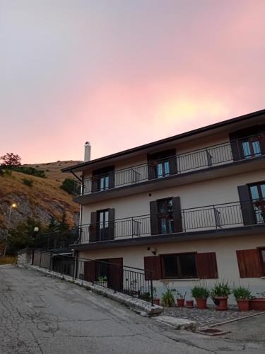 Rocca di Cambio Bed & Breakfast | B&B Il Narciso Blu