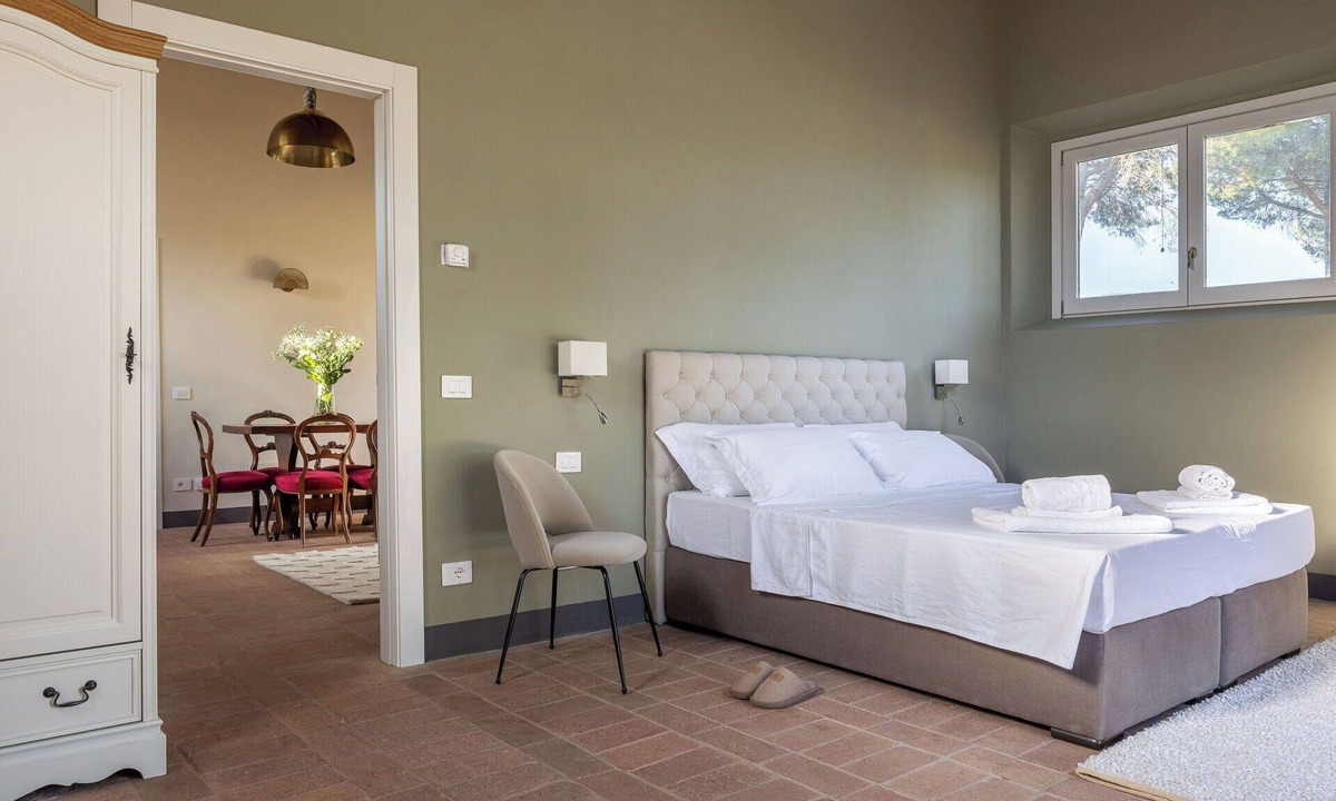 San Pietro in Bossolo Villa | Beautiful apartment in villa for 6 people with pool, WIFI and TV, close to Greve In Chianti
