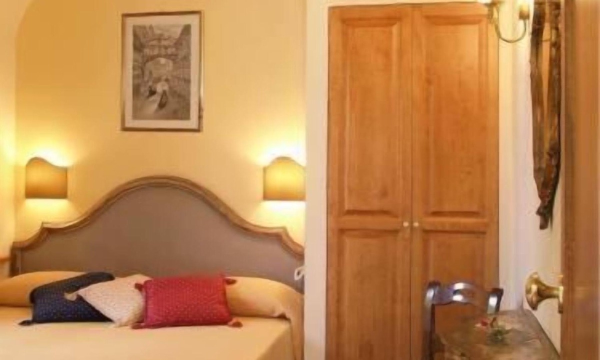 Margine Coperta-Traversagna Bed & Breakfast | Beautiful Budget Double Room