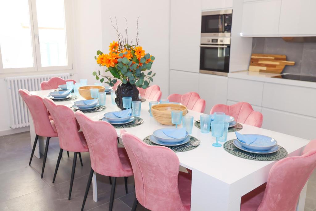 Santa Croce Apartment | Borghese Palace Luxury Apartment