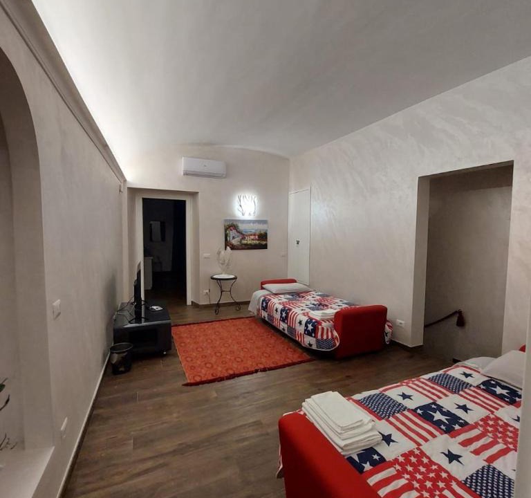 Rione VII Regola Apartment | Campo de’ Fiori on vacation with class