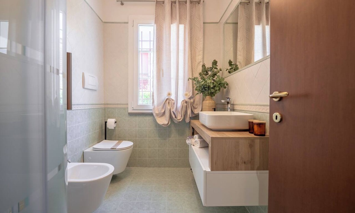 SantʼAndrea di Compito House | Casa Le Camelie: Spa and Relaxation in Lucca