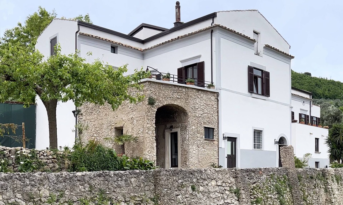 Cava de' Tirreni House | Casa Mandorlo in Antico Casolare Uliveto (near Amalfi Coast and Pompeii)