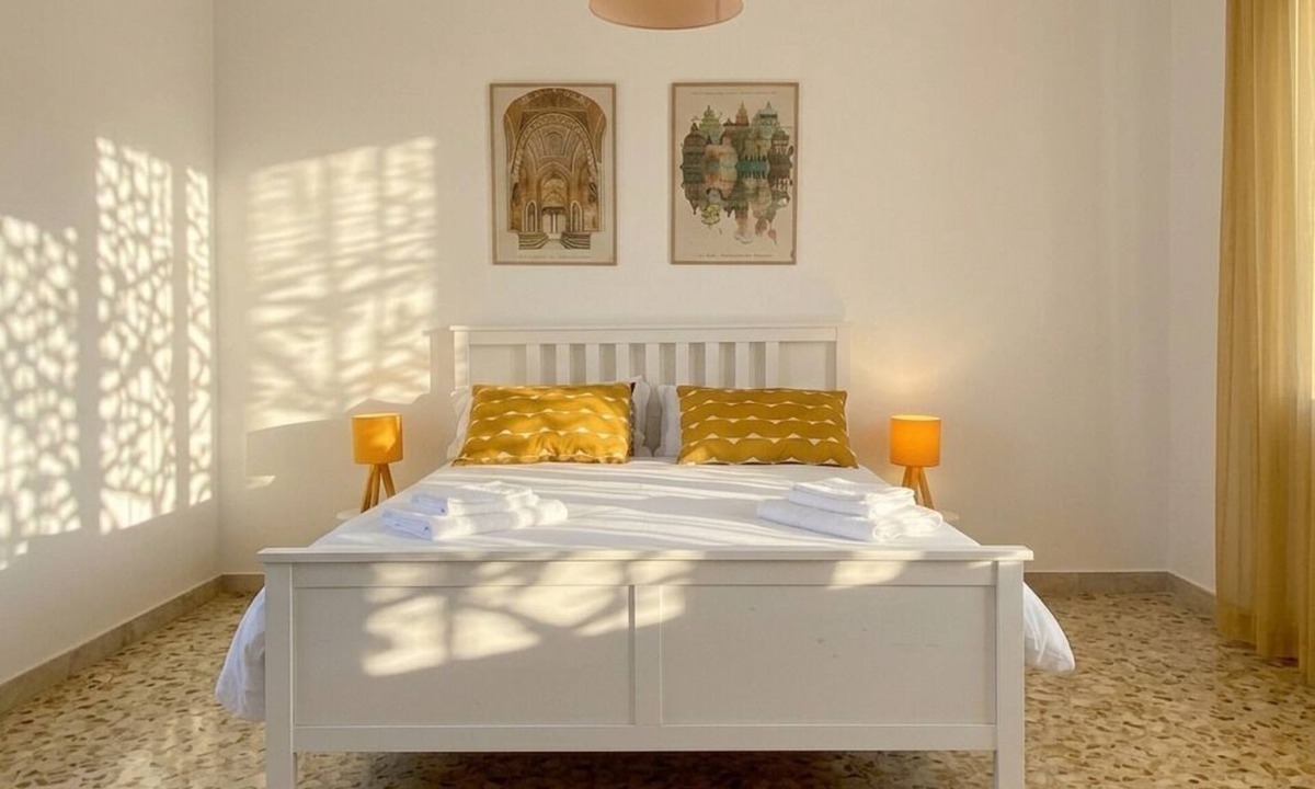 Ruggero Settimo Apartment | Casa Nina - Al Massimo: Cozy loft in the historic center of Palermo