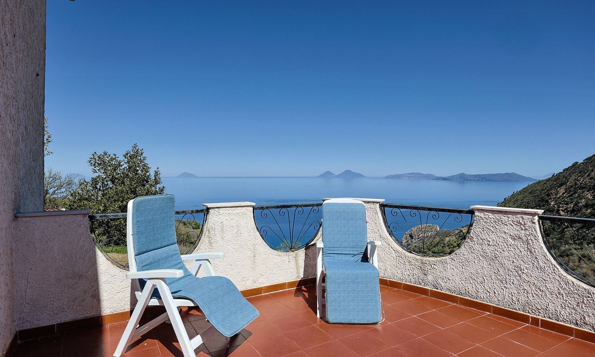 Gioiosa Marea Villa | Casa Santo Stefano – Panoramic Villa with Sea View, Garden, and Pet-Friendly