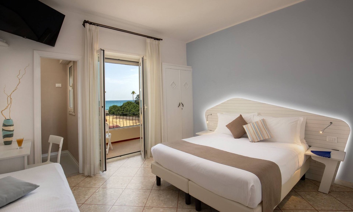 Terracina Hotel | Casa Yvorio