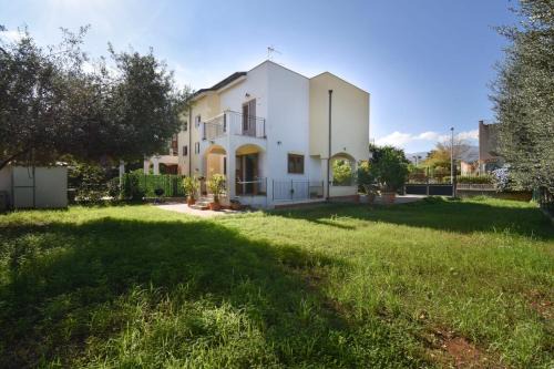 Carini Villa | CasaCarini - Villa Vacanze sul Mare con piscina idromassaggio