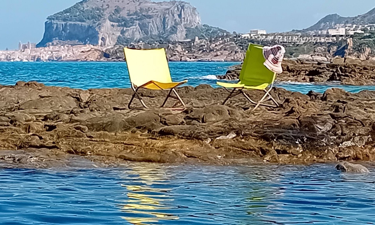 Mazzaforno Apartment | Cefalù "La Maddalena 29" STUDIO with private sea access, sleeps 2