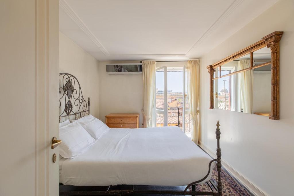 Rione VIII Sant'Eustachio Apartment | Celeste Retreat al Pantheon - Homkeey Apartments