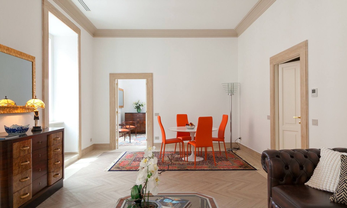 Rione XVI Ludovisi Apartment | Charm & Elegance off Via Veneto: 2BR, 2BA, Sleeps 6