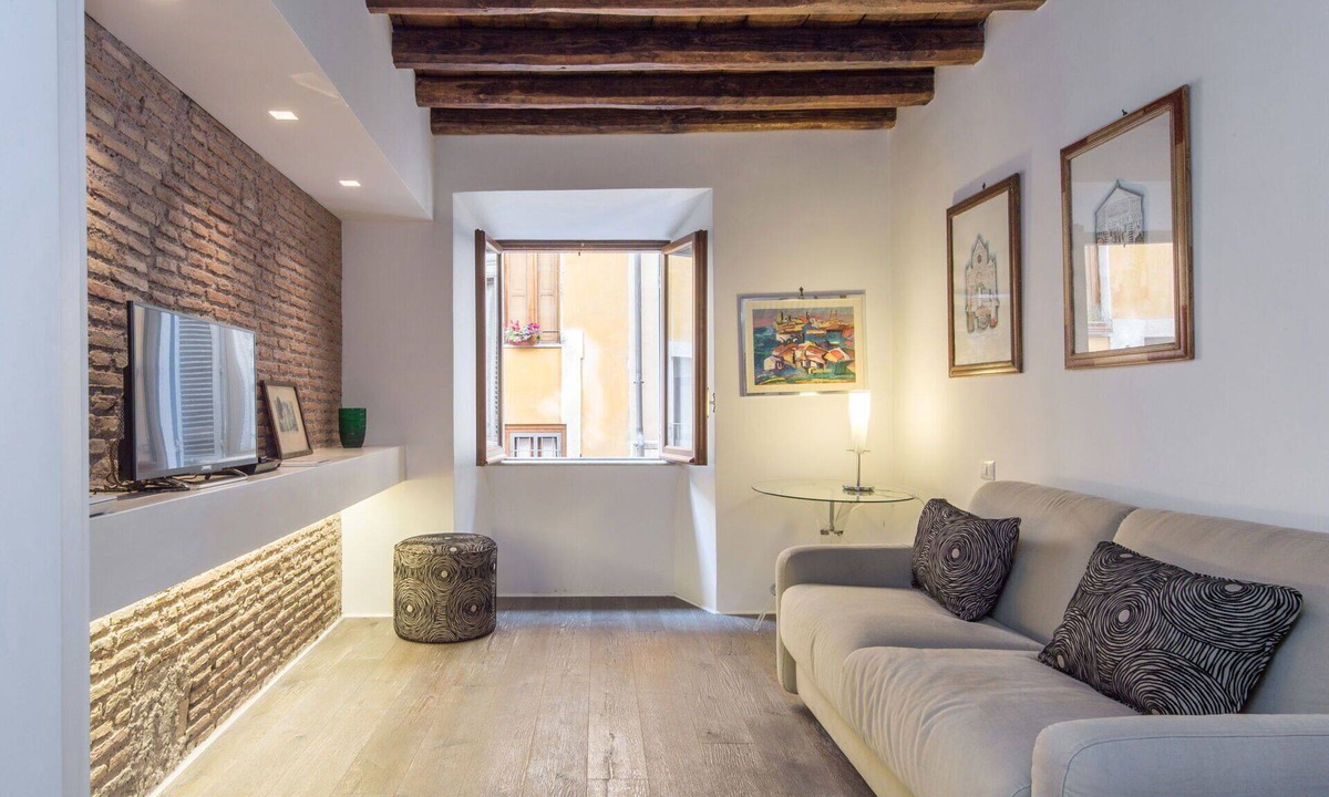 Monti Apartment | Cosy apartment for 4 guests with WIFI, A/C and TV