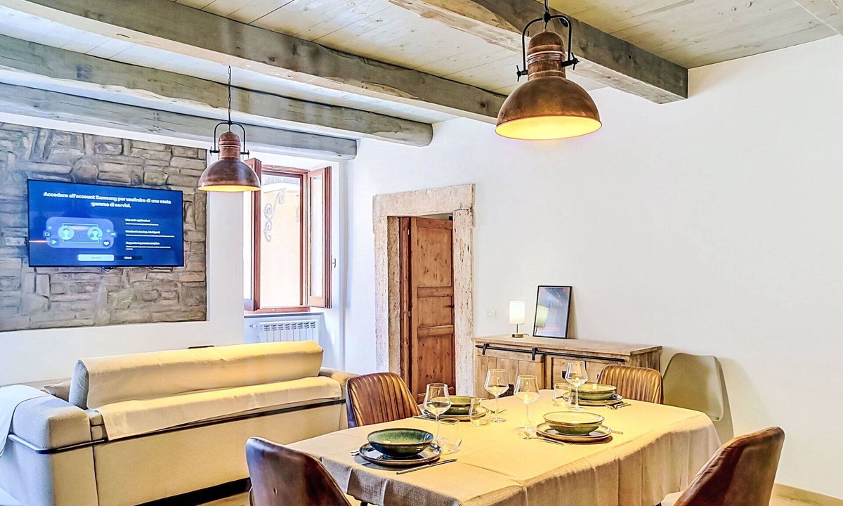 Monterotondo Apartment | Cosy apartment for 5 people with A/C, WIFI and balcony