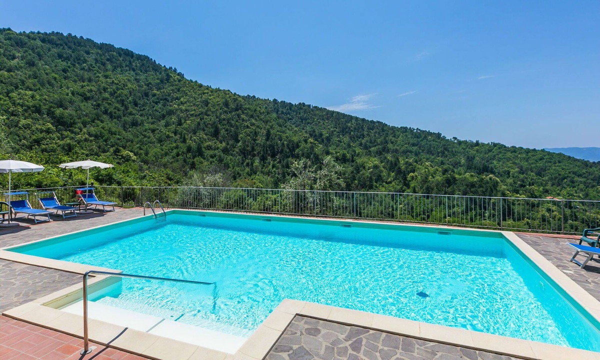 Bivio Pozzo Apartment | Cosy apartment for 7 guests with WIFI, pool, TV and panoramic view