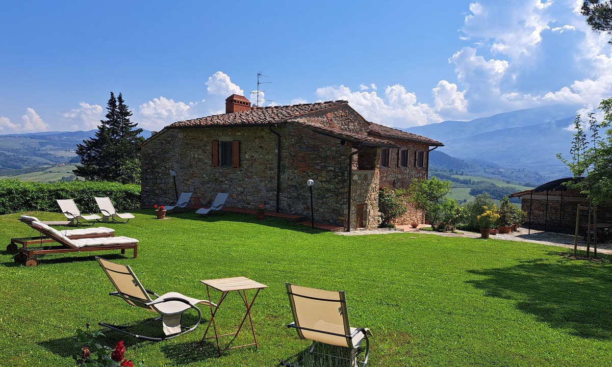 Rignano sull'Arno House | Country house with great views, pool, garden, panoramic terraces, free wifi