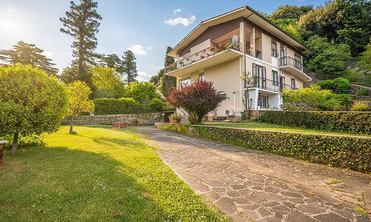 Lake Bracciano Apartment | Cozy apartment in Anguillara Sabazia with WiFi