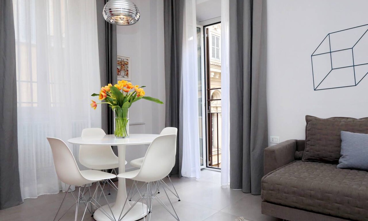 Rione III Colonna Apartment | Design apartment (70 m2) - Spanish Steps