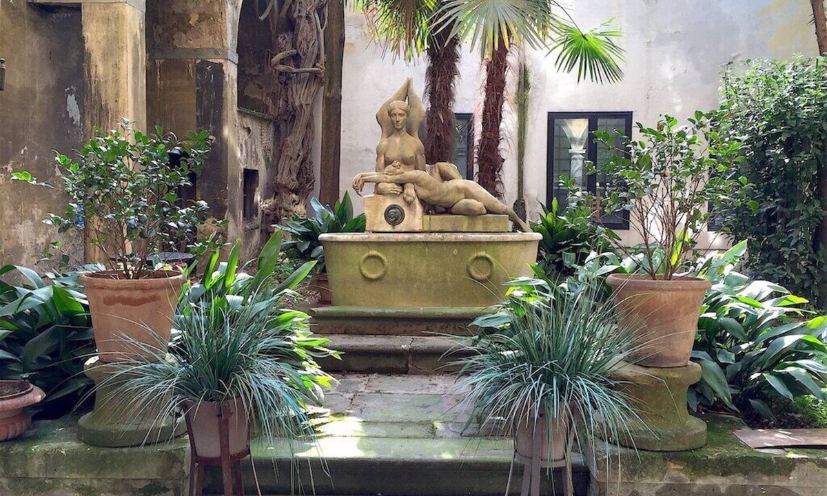 Sant' Ambrogio Apartment | DUOMO, your private garden in TORRE: THE SFINGE OF THE SECRET GARDEN.