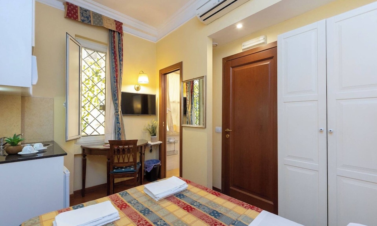 Universita House | Economy Double