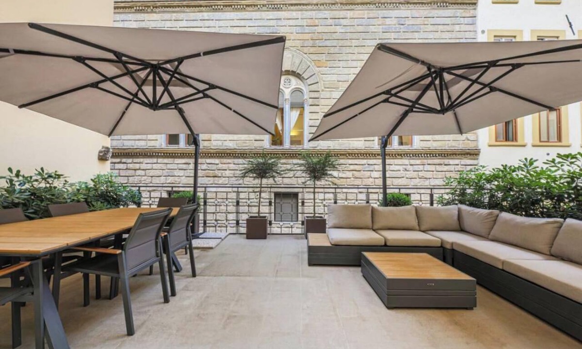 Duomo Apartment | Elegant 5-Bedroom Apartment in Piazza della Signoria, Florence