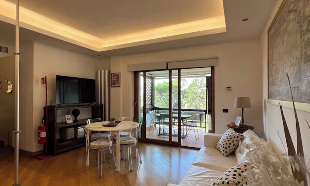 Cassia Apartment | 🌿 Elegant apartment on Cassia with terrace - 20 minutes from San Pietro