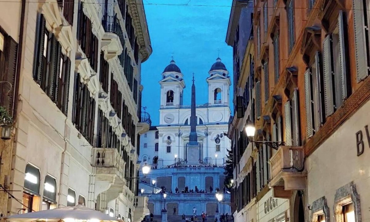 Navona Apartment | Experience Royal Splendor in Historic Rome