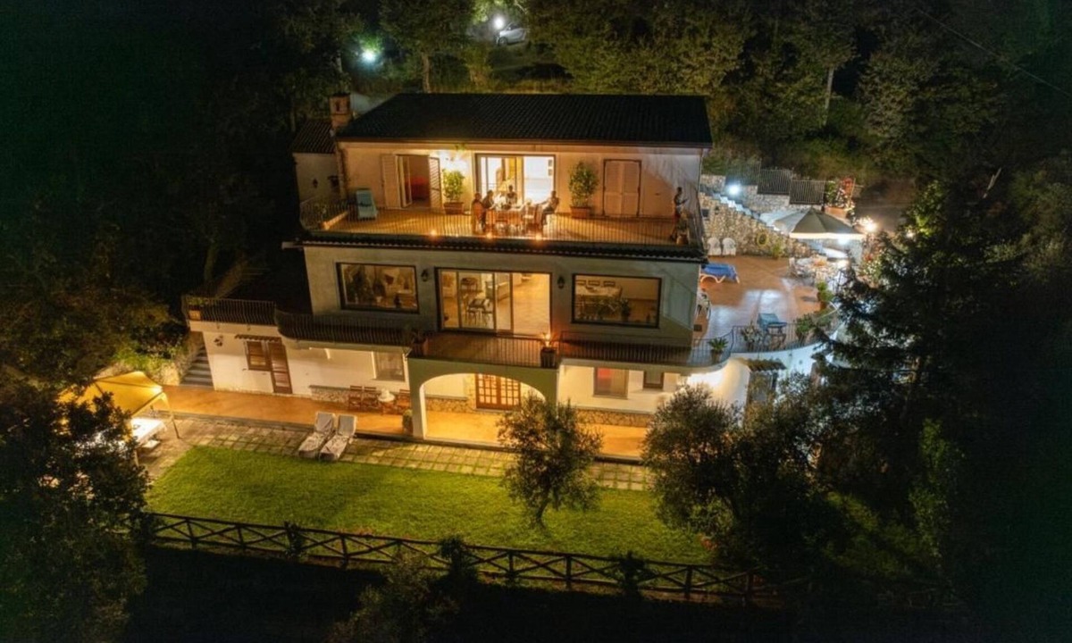 Sorrento Villa | Family-friendly sea-view villa with enclosed garden & BBQ near Sorrento