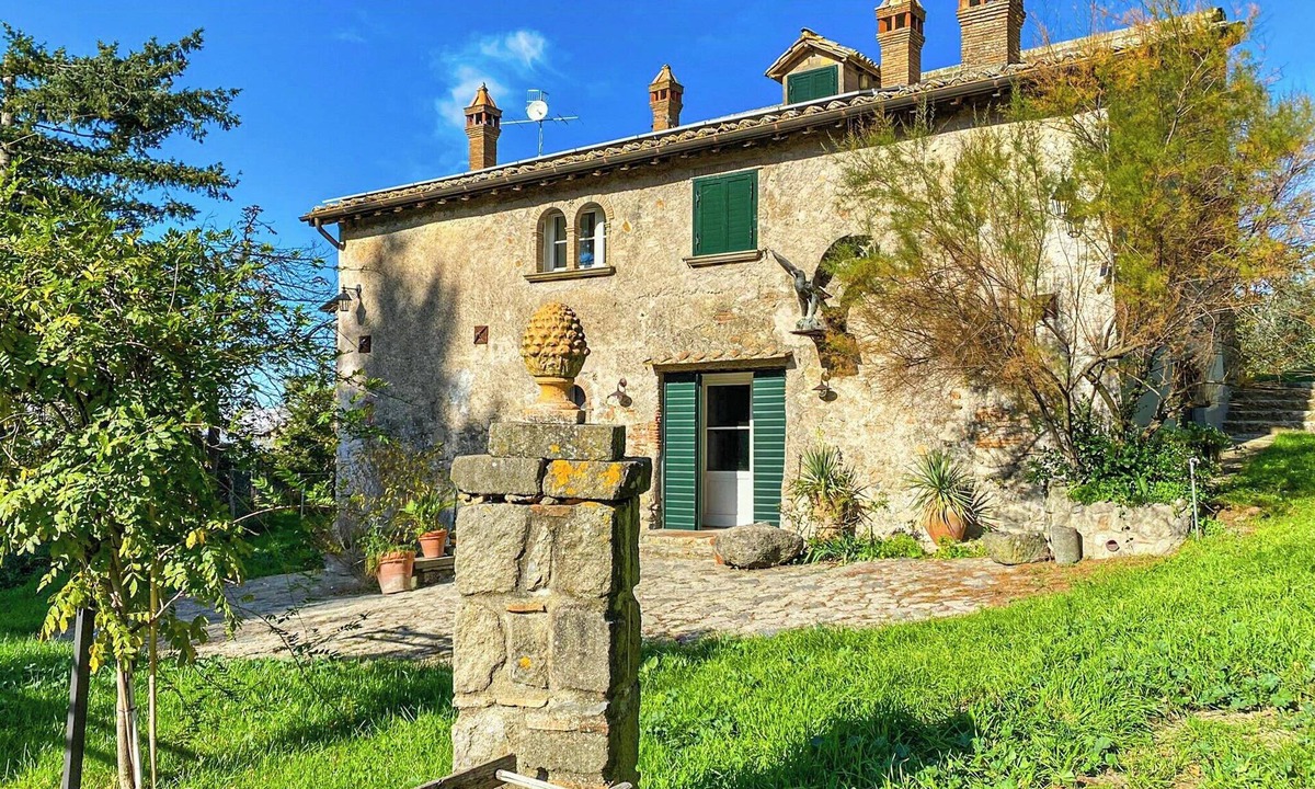 Viterbo House | Farmhouse with pool amid ancient oaks in Tuscia