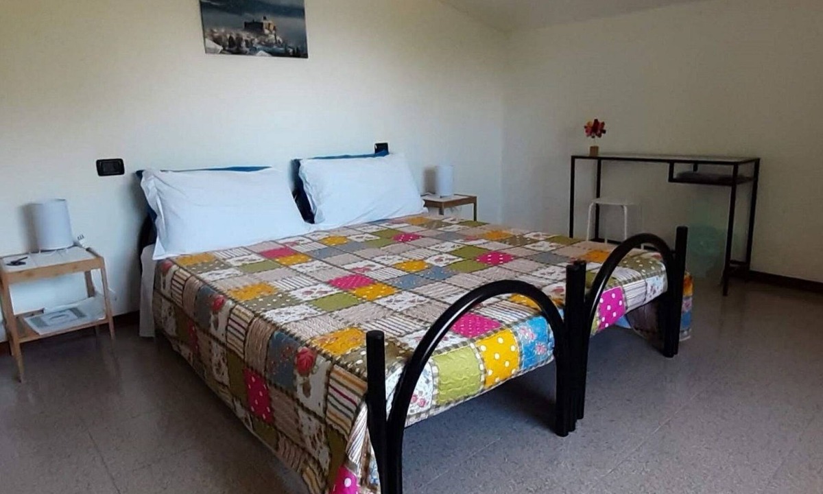 Compiano Apartment | Ferienzimmer in Tolasudolsa Zimmer Frühstück by Interhome
