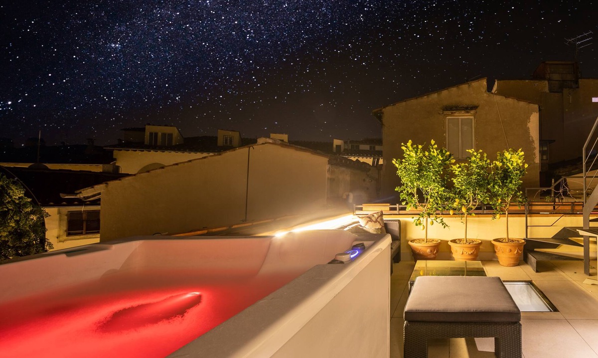 Duomo Apartment | Ferrari-Inspired Penthouse with private Jacuzzi &Two Terraces Stunning Views !