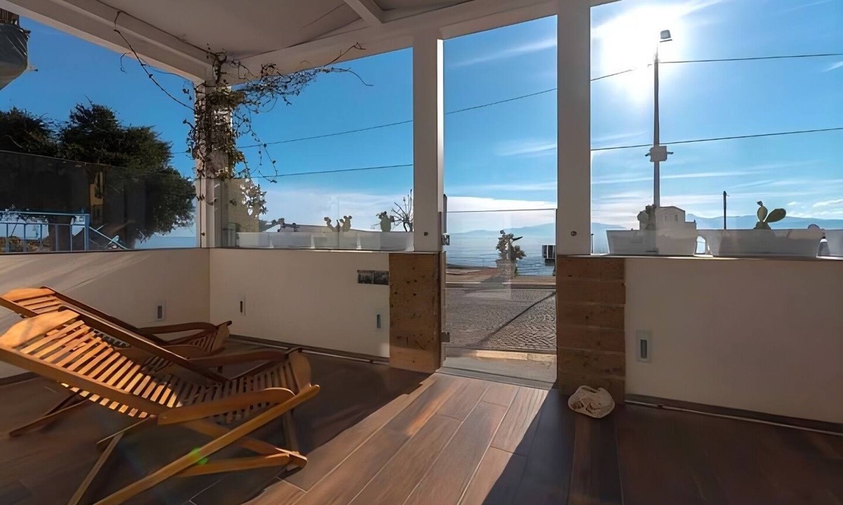 Porticello House | Frontemare loft in Sant'Elia among the coves
