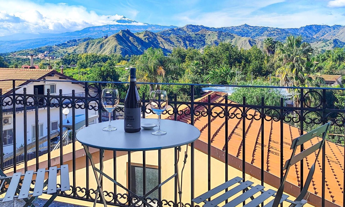 Trappitello Apartment | Gorgeous apartment in Trappitello with WiFi