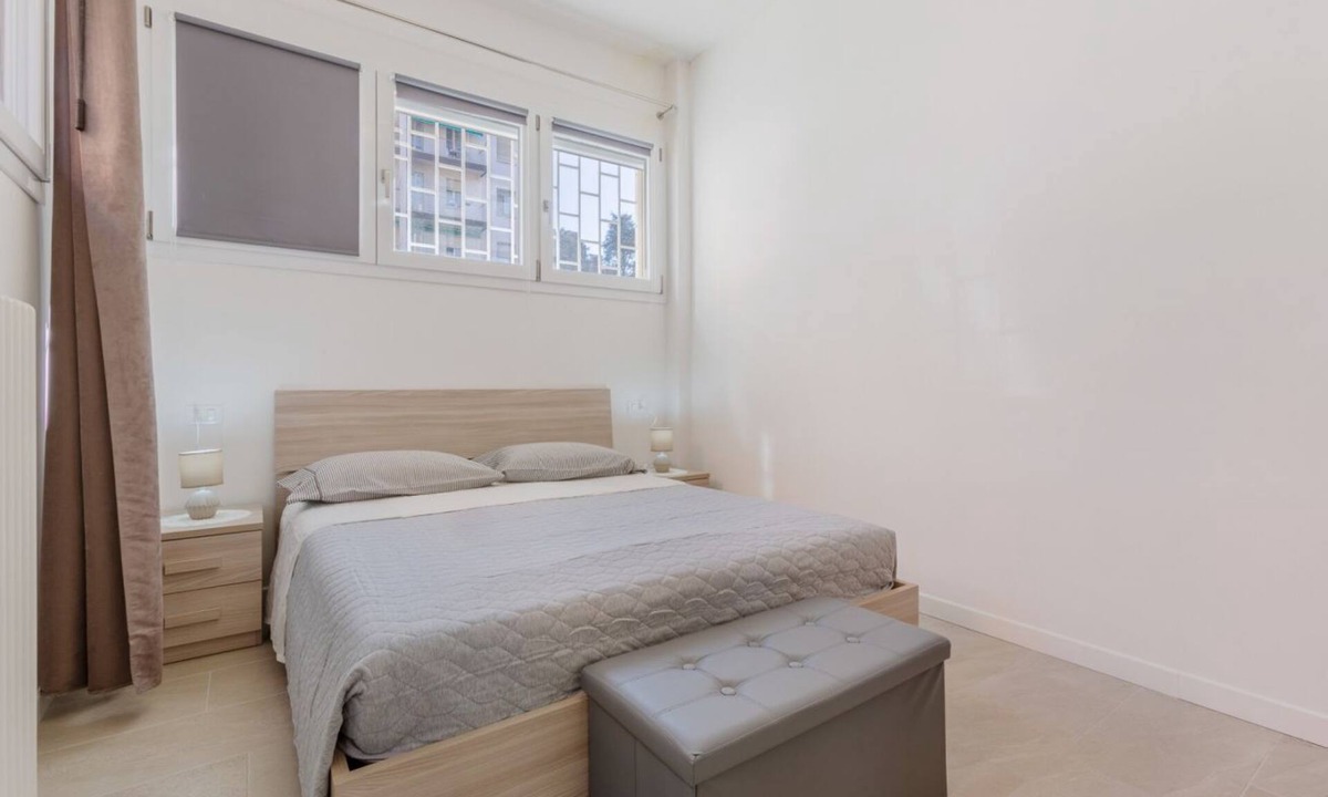 San Donato Apartment | GuestHost - Apartment located on the ground floor of a building.In 39 square meters of space it comfortably accommodates 2 people with a double bedroom.There is an uncovered parking space for the exclusive use of guests.The neighborhood is well served wi