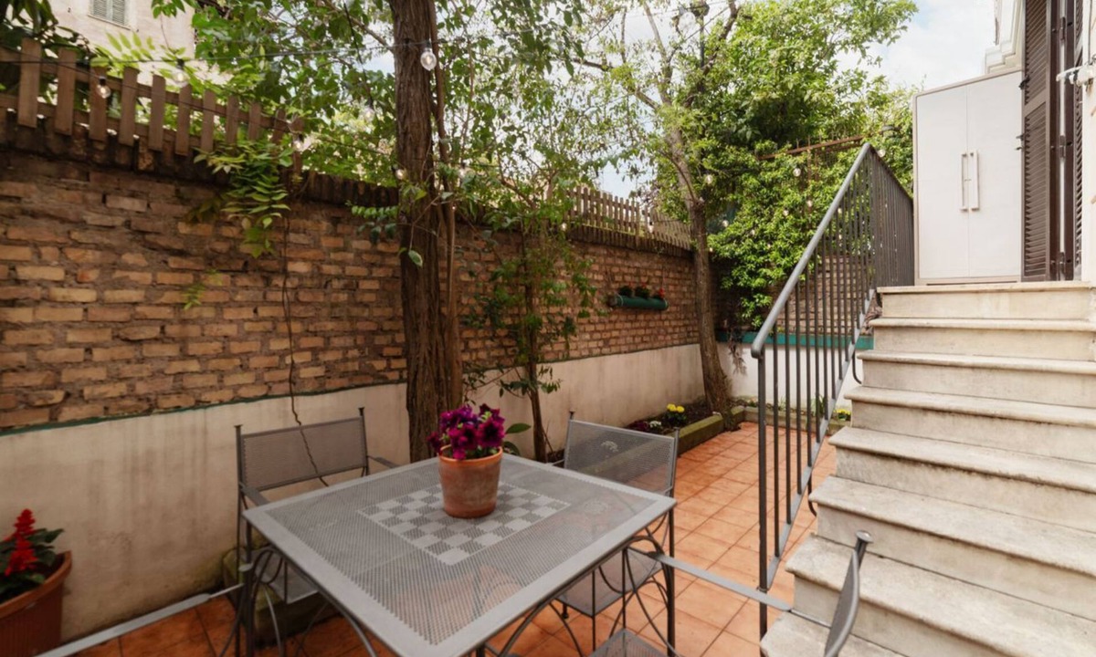 San Lorenzo Apartment | GuestHost - Charming 60 sqm apartment, ideal for 4 people, located on the mezzanine floor of a renovated building (NO elevator - some steps to climb).The property is located a stone's throw from Roma Termini station, in the heart of the San Lorenzo neigh