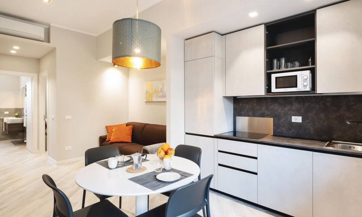 Saragozza-Porto Apartment | GuestHost - Delightful one bedroom apartment particularly welcoming, with attention to detail and very bright. It has all the necessary comforts.Located in front of the Maggiore hospital, you can easily reach the historic center, the station, the airport