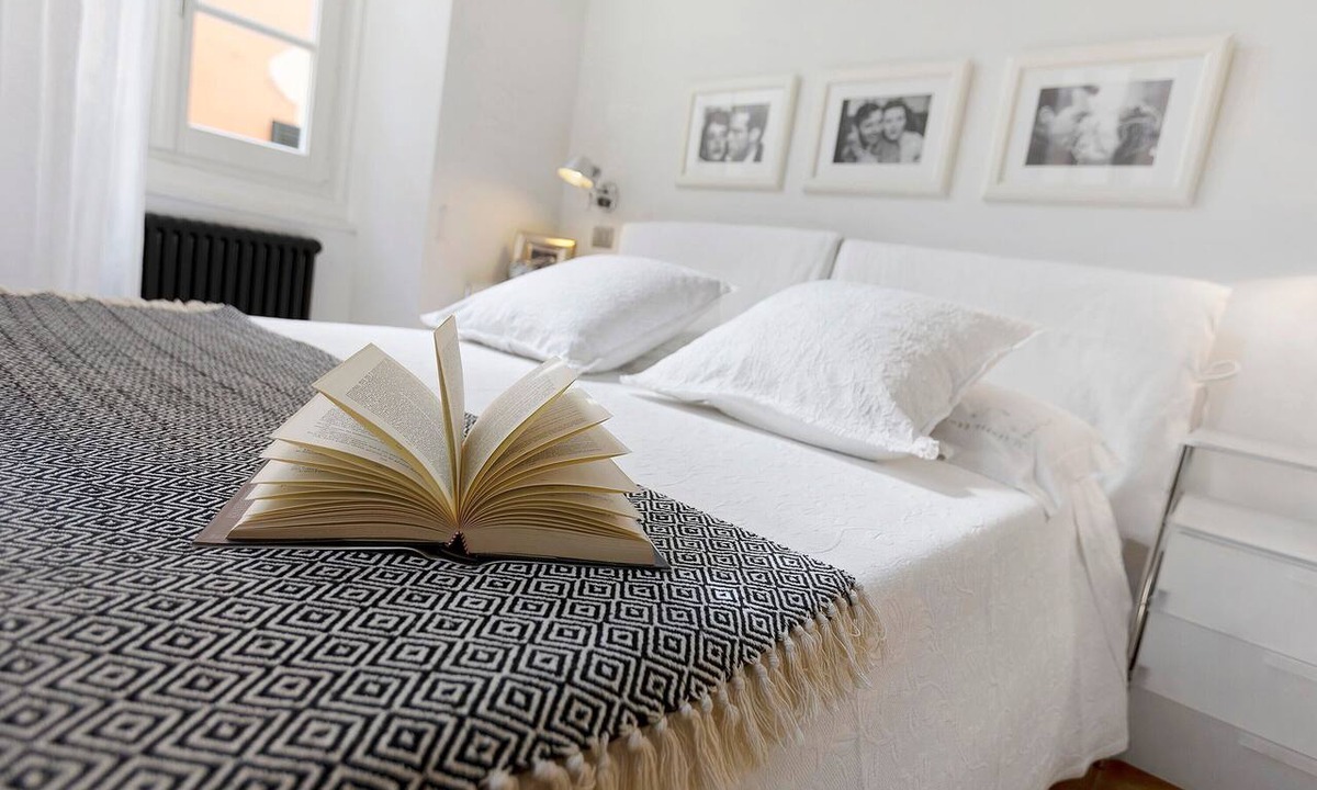Chiavari Apartment | Historic Center, Elegant 'C123 Luxury' Apartment with Wi-Fi and Air Conditioning