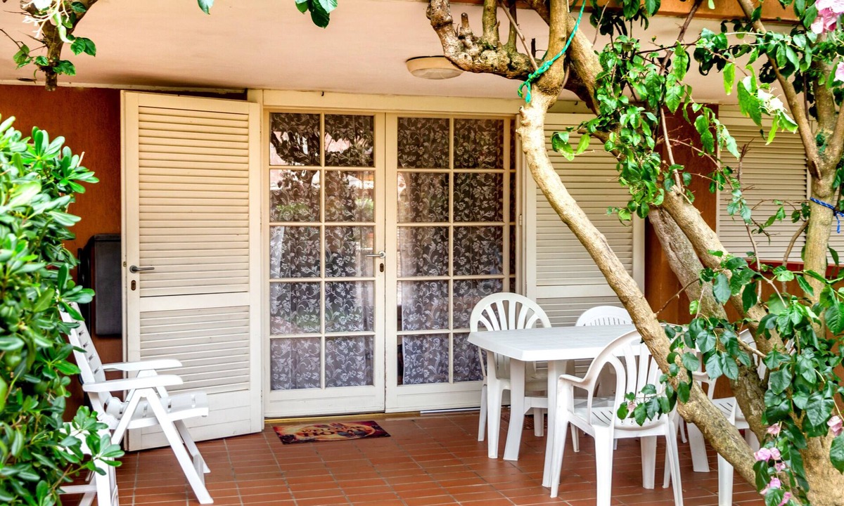 Castiglione della Pescaia House | Holiday Home 'Villetta Indipendente Castiglione' with Private Terrace, Garden & Wi-Fi