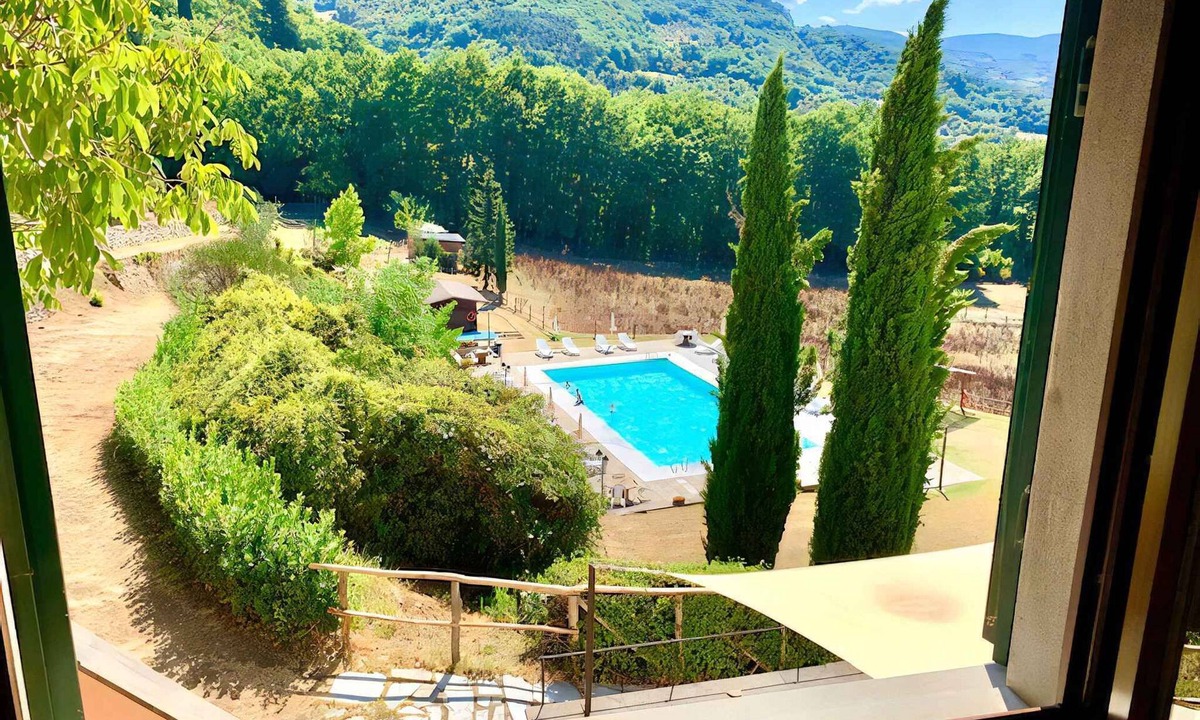 Dicomano Apartment | Holiday apartment with outdoor swimming pool