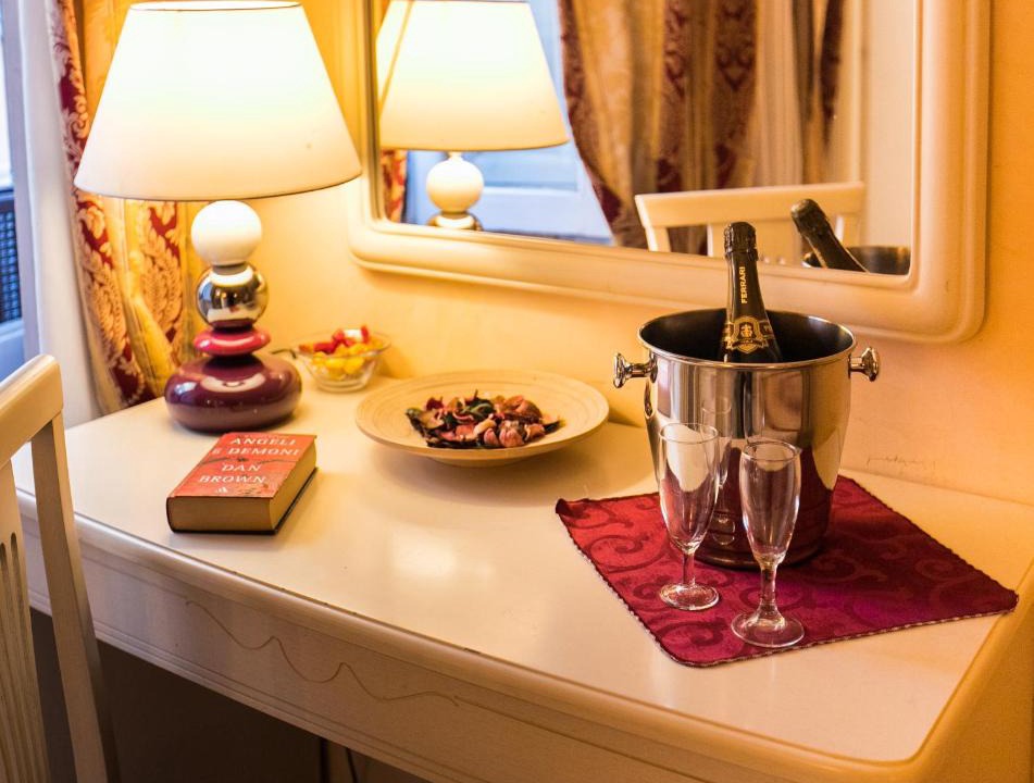 Rione III Colonna Hotel | Hotel Erdarelli