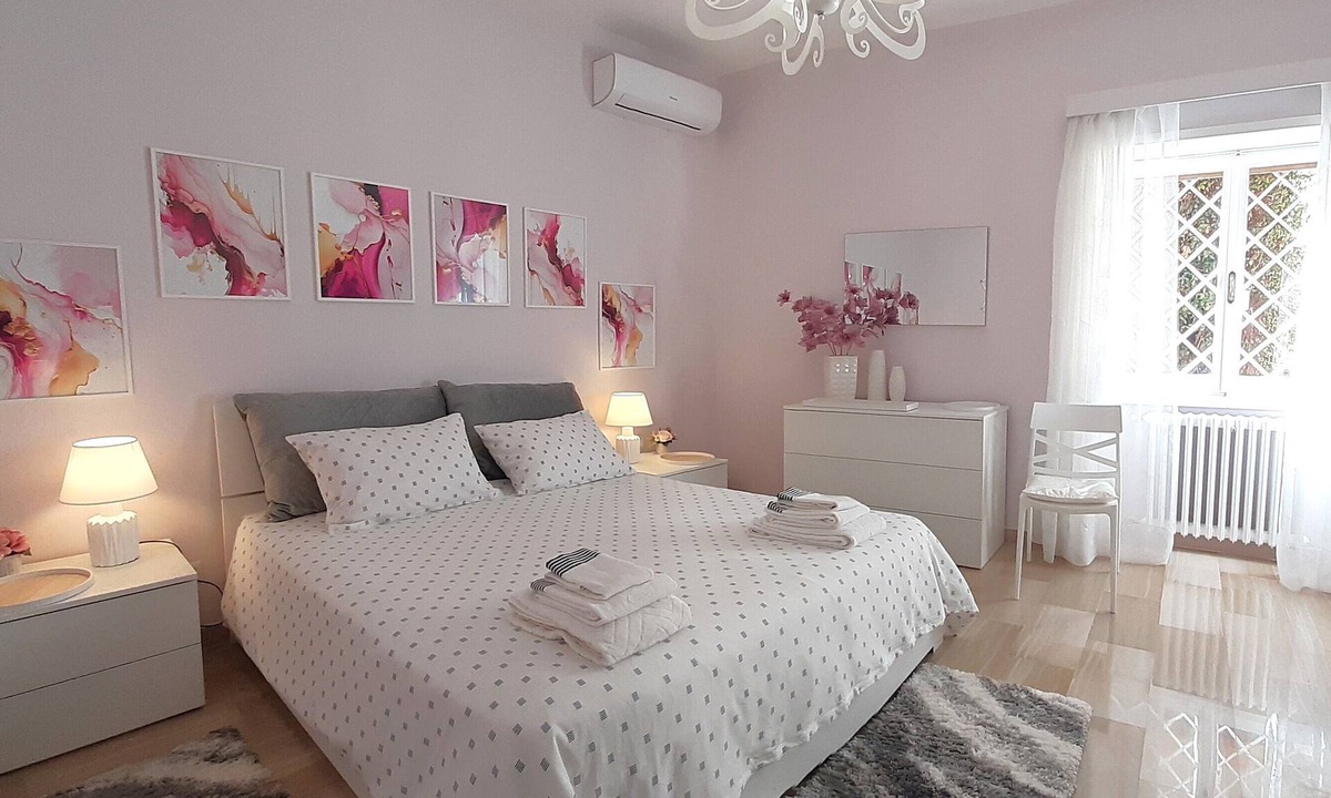 Torre Angela Apartment | House+Patio well connected to center. Metro and lots of facilities 5-minute walk